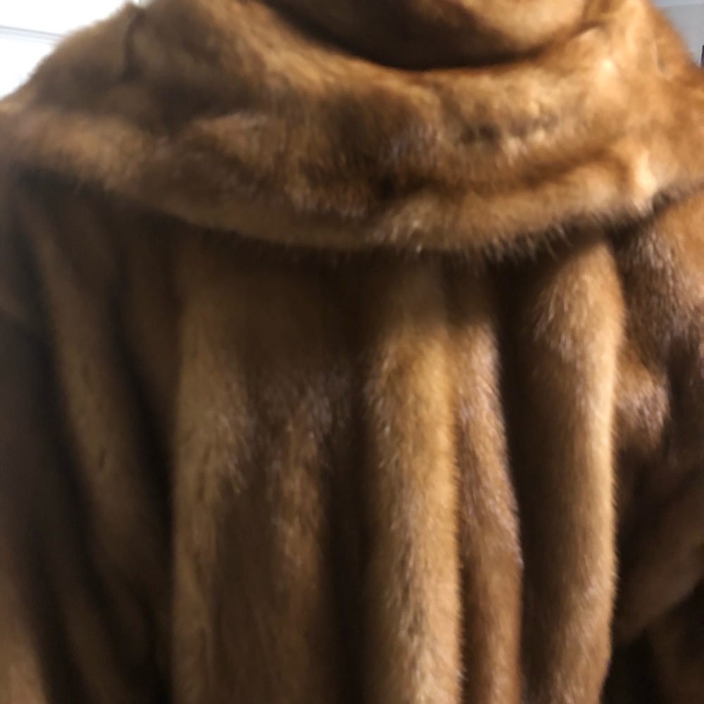 Amber fur coat - Picture 6 of 8